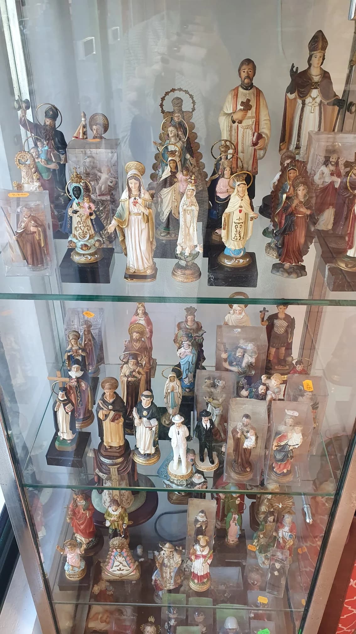 Figuras religiosas y símbolos espirituales